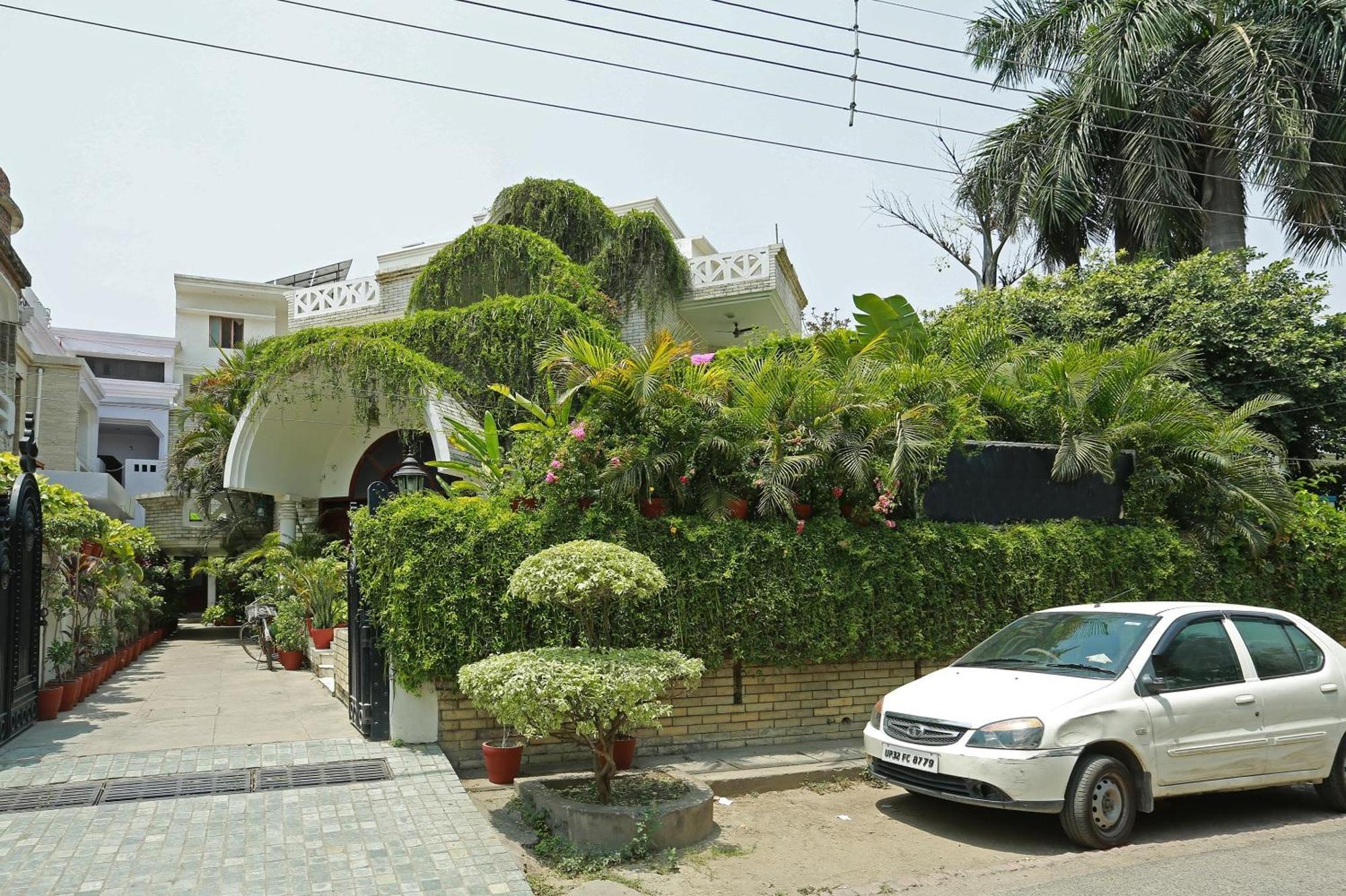 Oyo 8844 Meadows Inn Chinhat 外观 照片